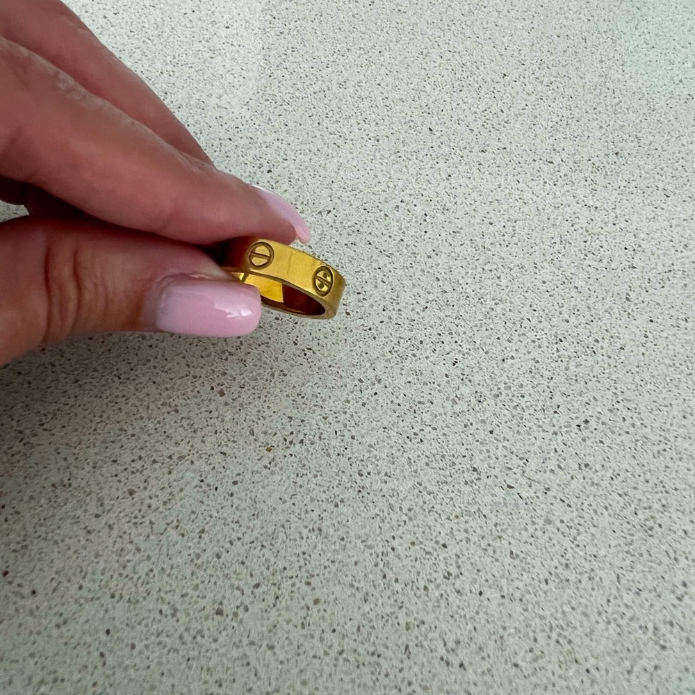 Gold Screw Ring Design